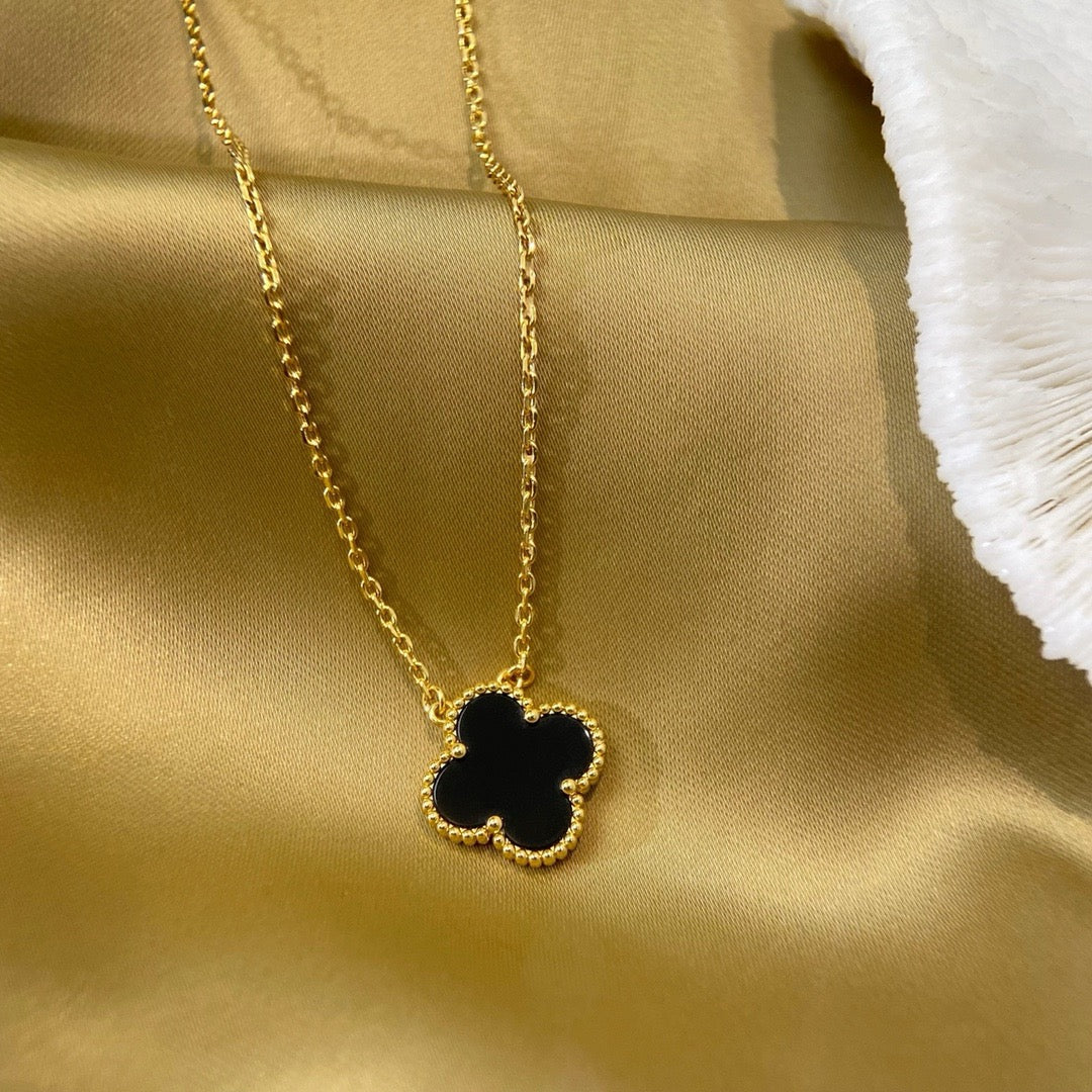 [Perla Lux]CLOVER 15MM BLACK ONYX SINGLE FLOWER NECKLACE