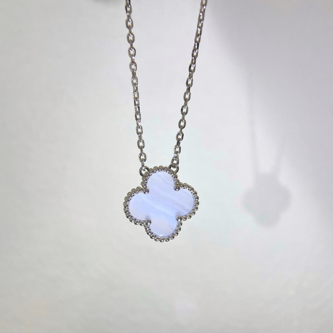 [Perla Lux]CLOVER 15MM BLUE CHALCEDONY NECKLACE SILVER