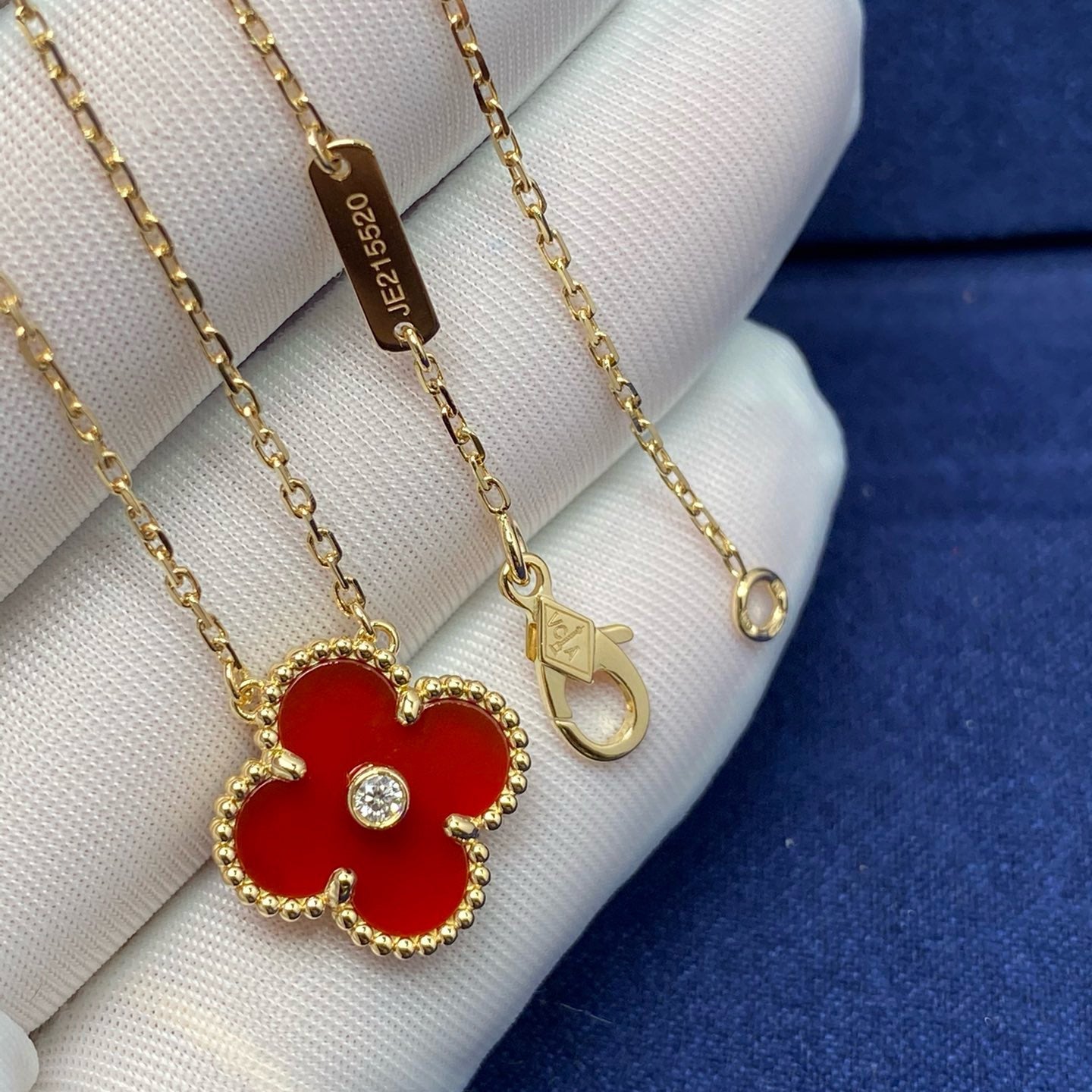 [Perla Lux]CLOVER 15MM DIAMOND CARNELIAN NECKLACE