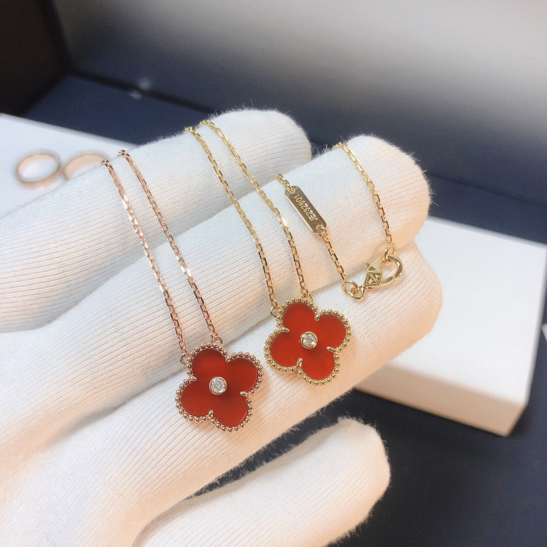 [Perla Lux]CLOVER 15MM DIAMOND CARNELIAN NECKLACE