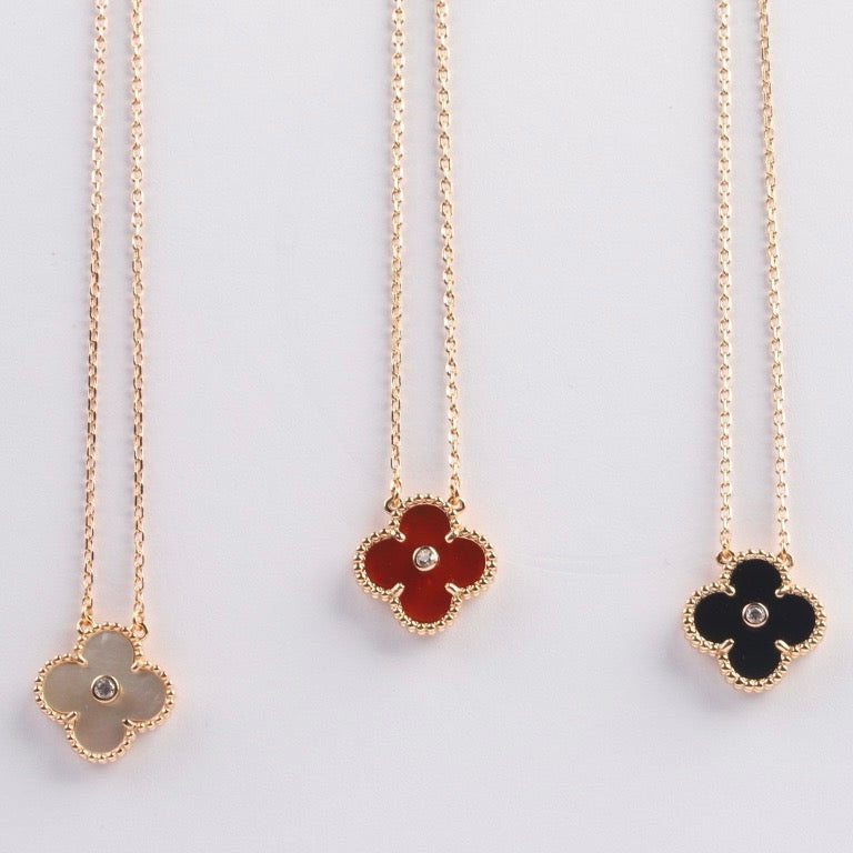 [Perla Lux]CLOVER 15MM DIAMOND CARNELIAN NECKLACE