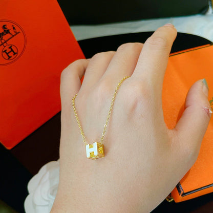 [Perla Lux]H WHITE SQUARE GOLD NECKLACE