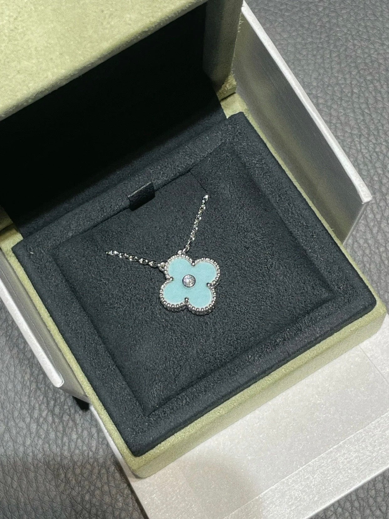 [Perla Lux]CLOVER 1 DIAMOND LIGHT BLUE SILVER NECKLACE