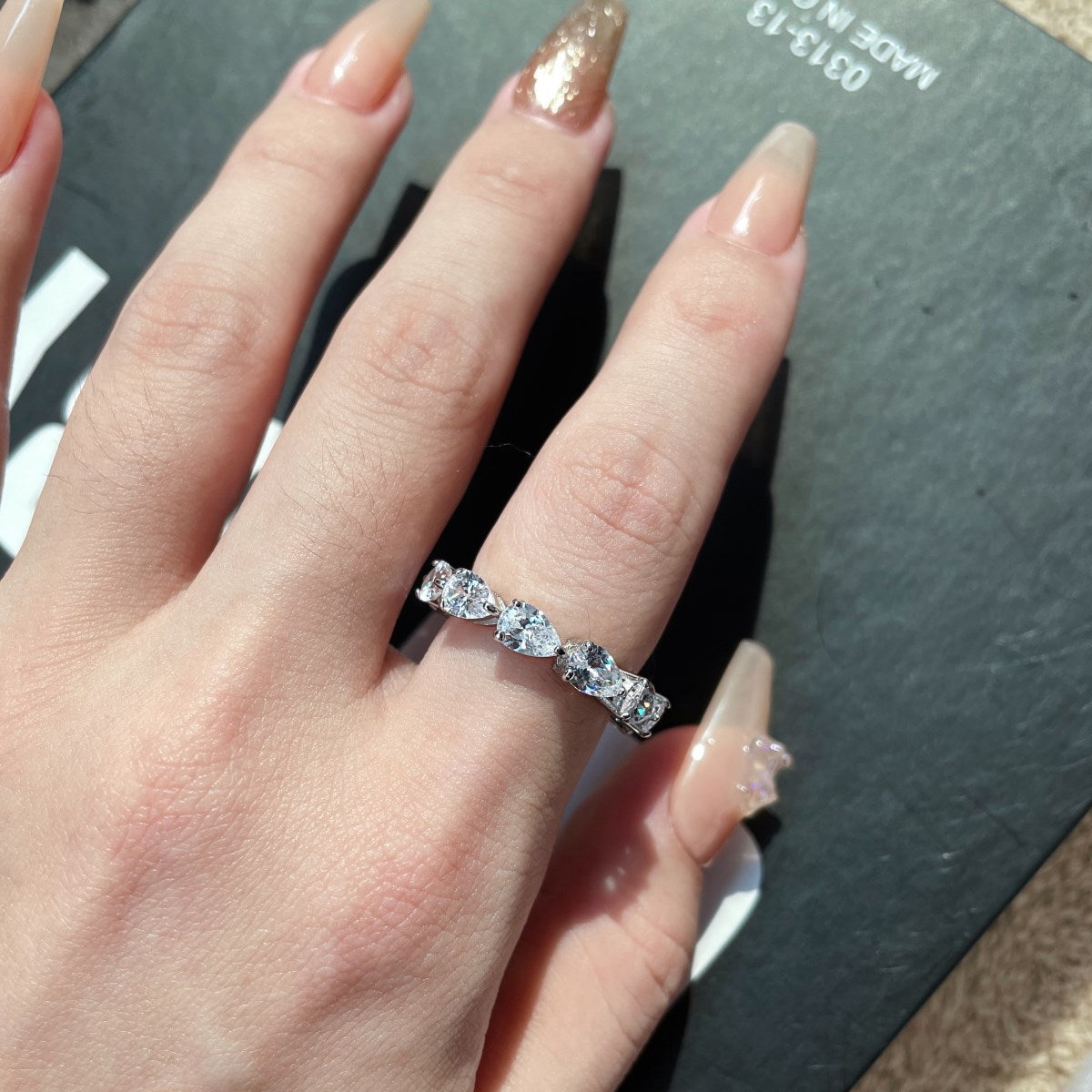 [Perla Lux]Exquisite Pear Cut Tennis Ring