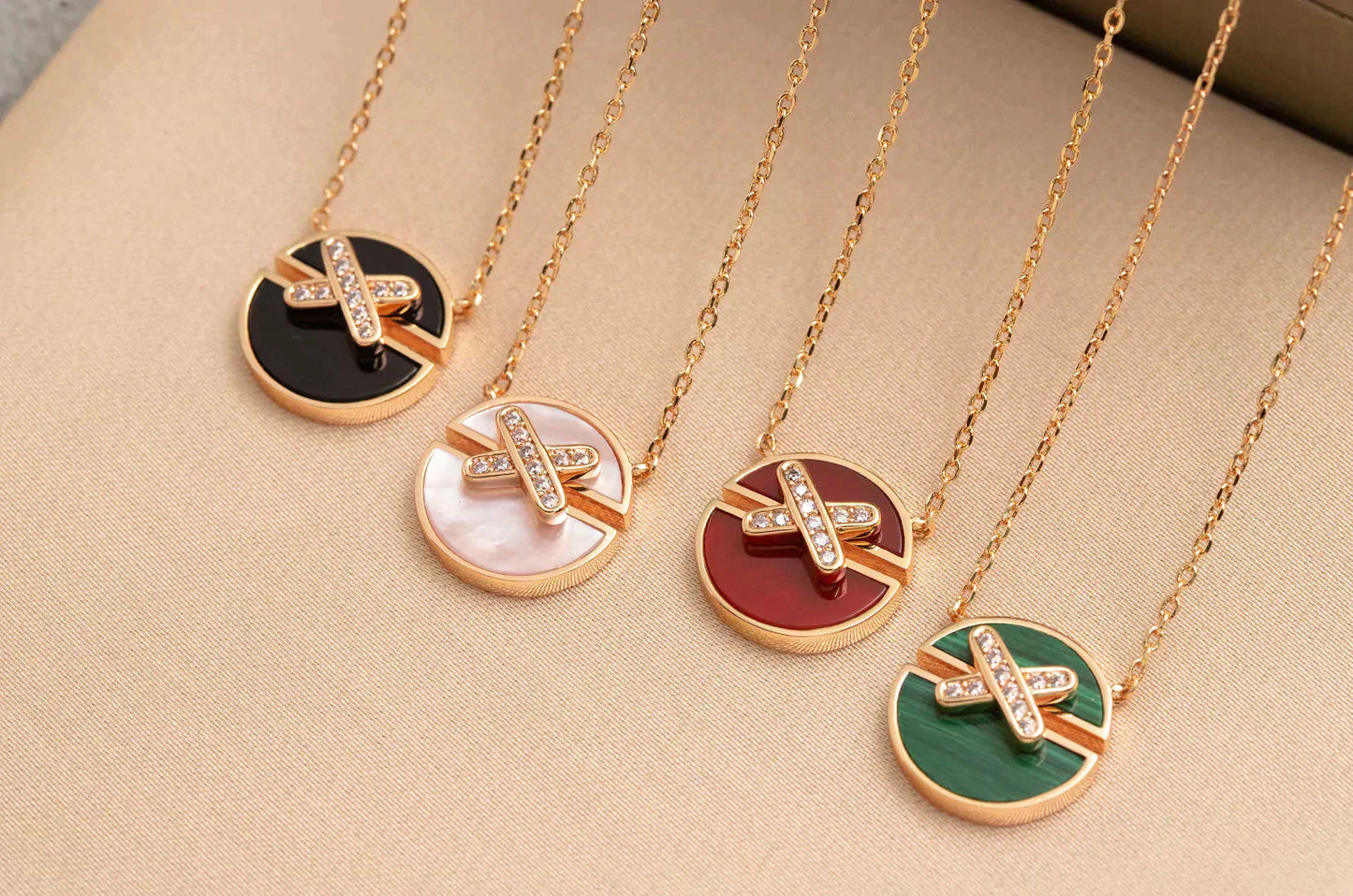 [Perla Lux]JEUX DE ROSE GOLD DIAMOND NECKLACE