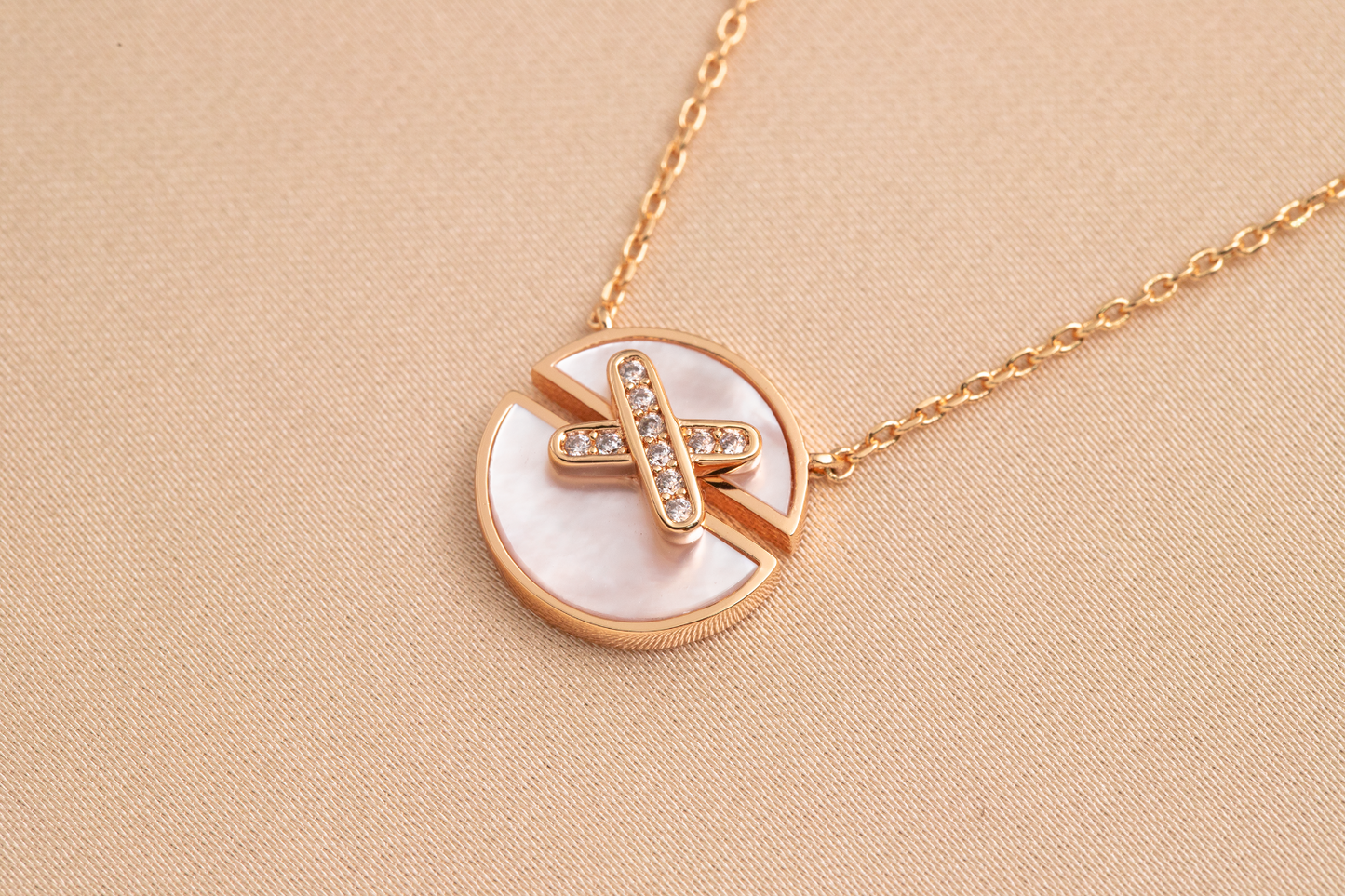 [Perla Lux]JEUX DE PINK GOLD DIAMOND NECKLACE