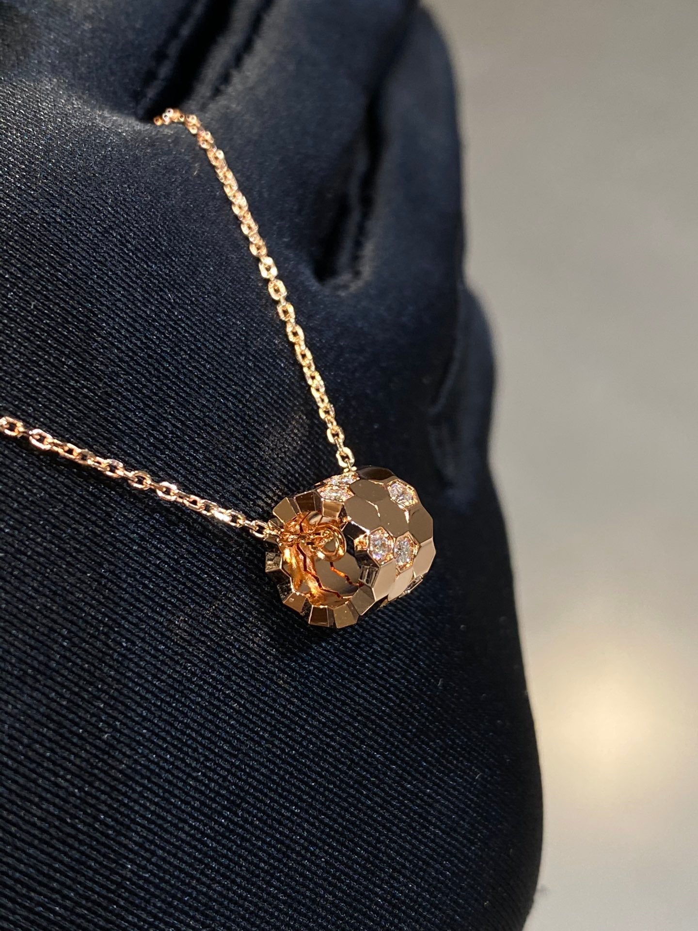 [Perla Lux]BEE LOVE DIAMOND NECKLACE