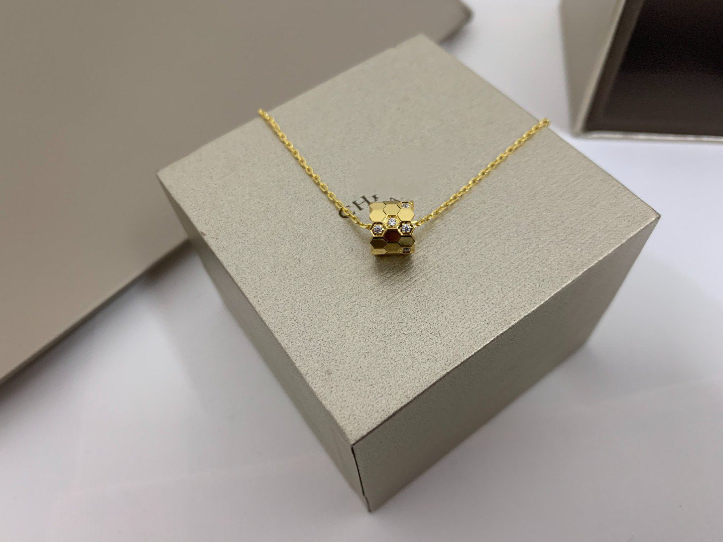 [Perla Lux]BEE LOVE DIAMOND NECKLACE