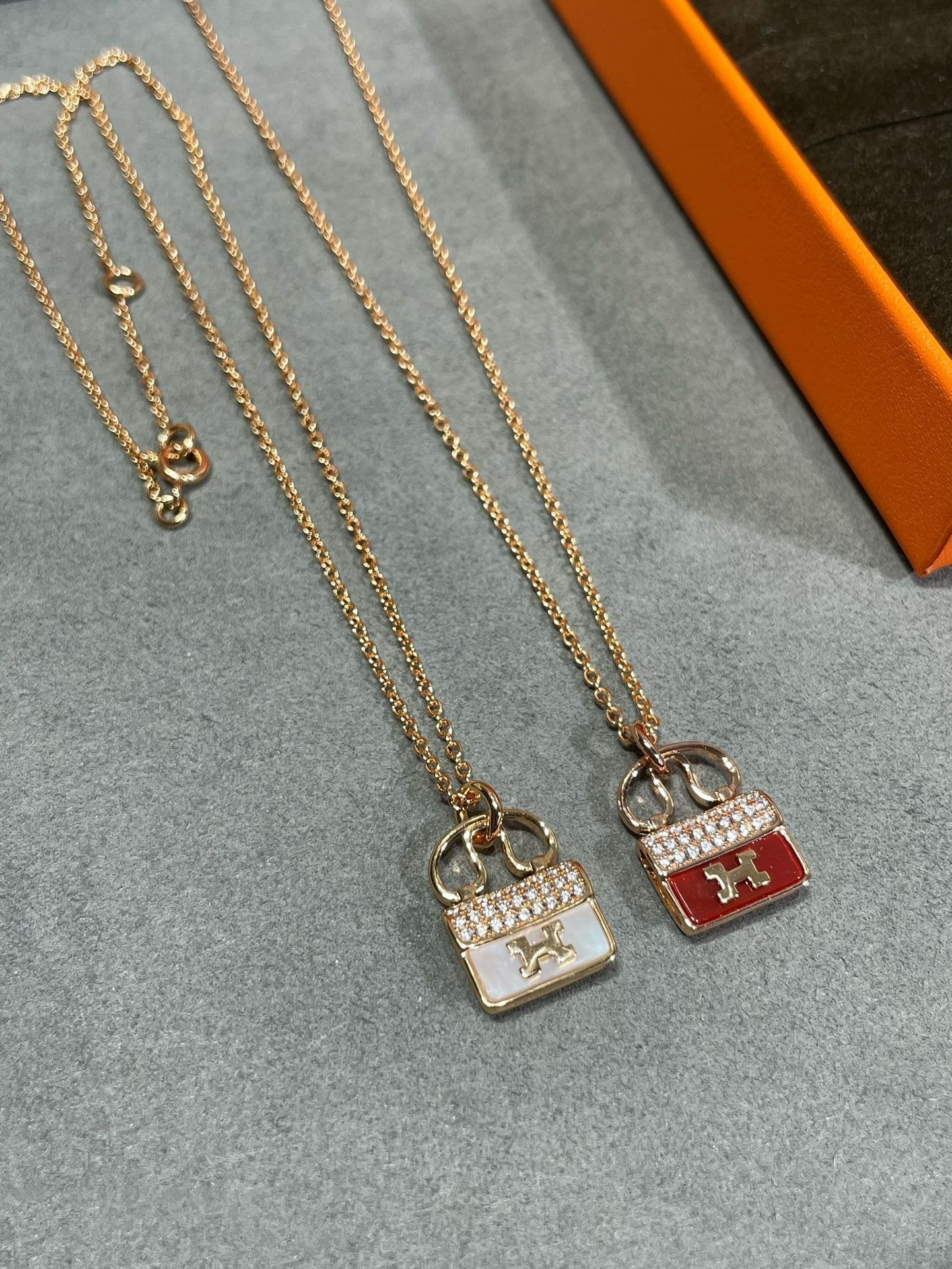 [Perla Lux]H CIRCE MOISSANITE PENDANT NECKLACE GOLD