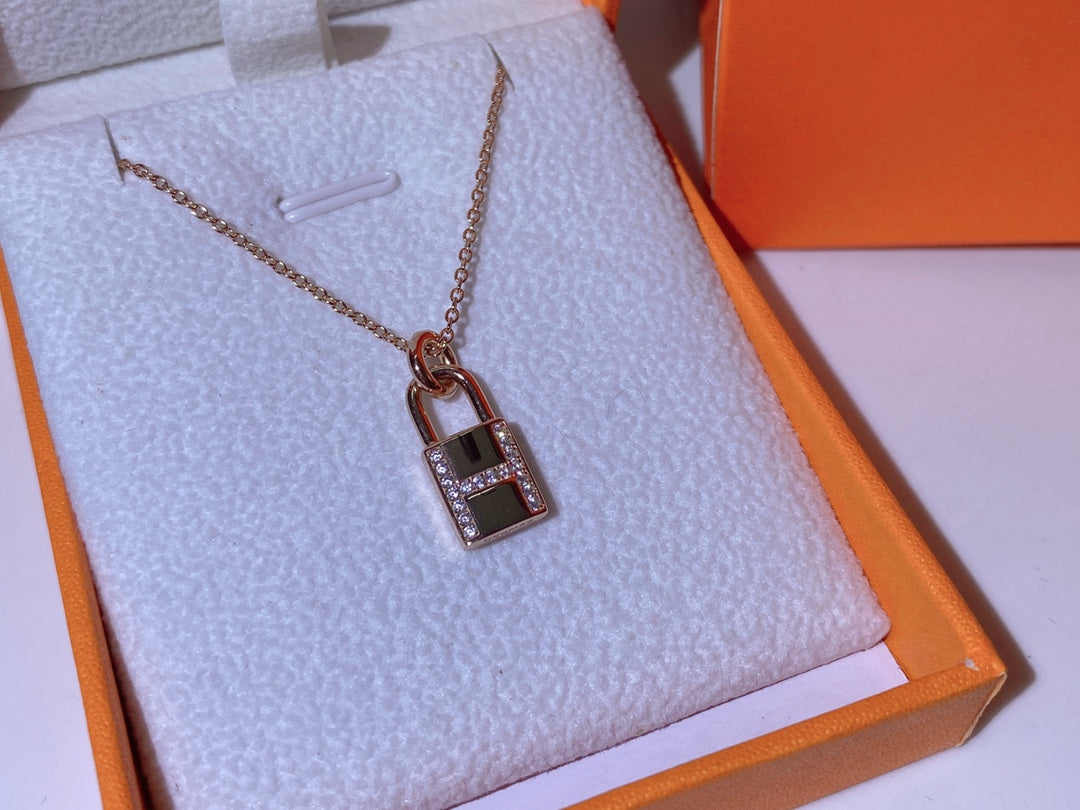 [Perla Lux]HM ADVANCED NICHE LOCK HEAD NECKLACE DIAMONDS