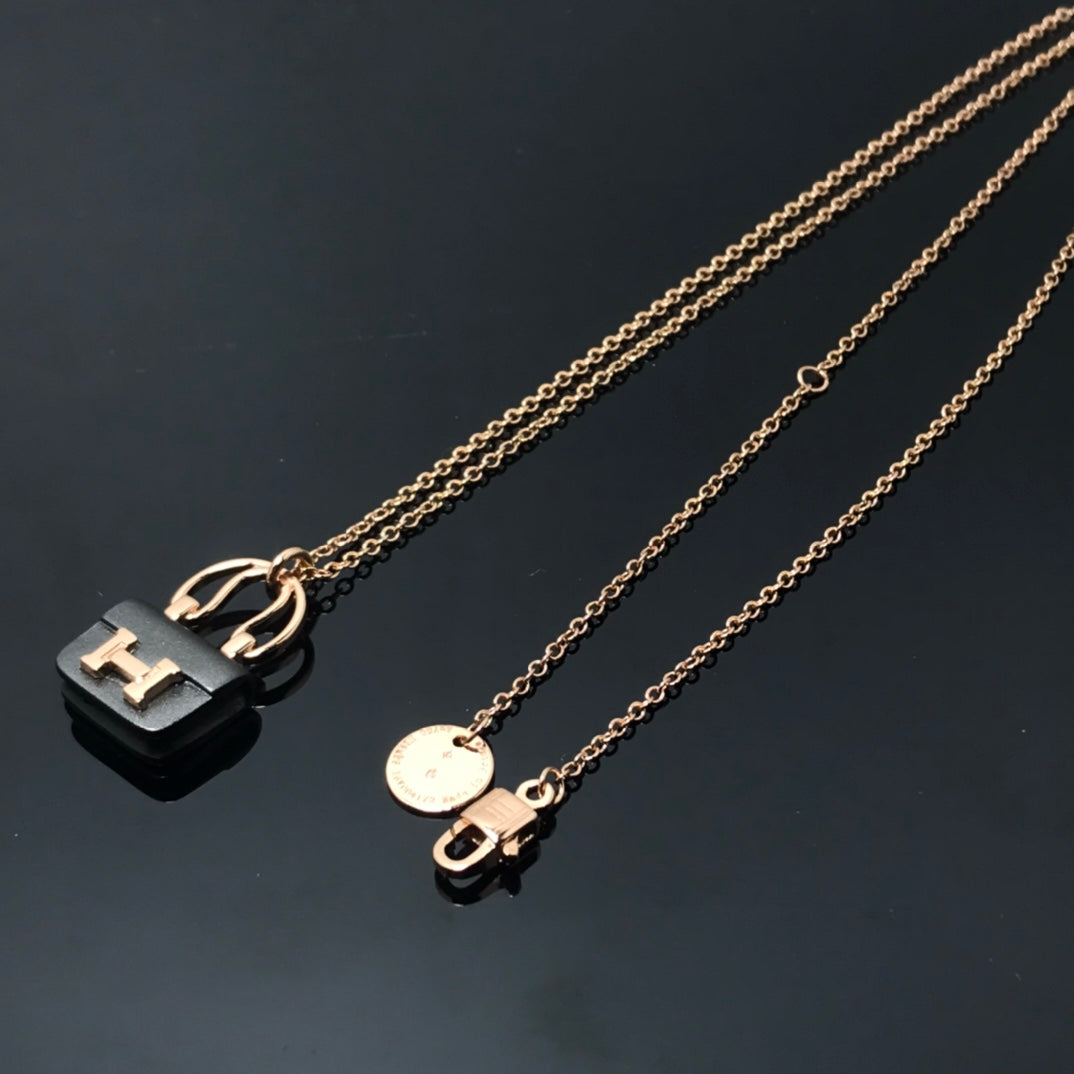 [Perla Lux]WOMEN'S HM AMULETTES CONSTANCE PENDANT NECKLACE