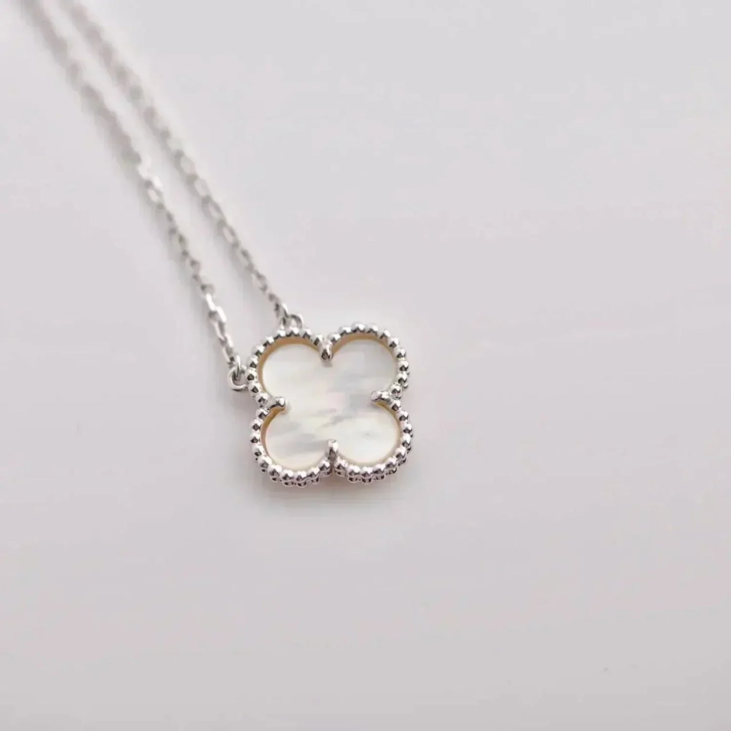 [Perla Lux]CLOVER  15MM WHITE MOTHER-OF-PEARL SILVER