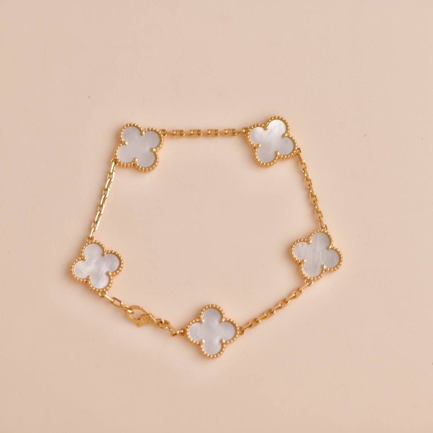 [Perla Lux]CLOVER  5 MOTIF WHITE MOP BRACELET