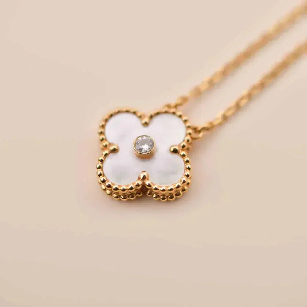 [Perla Lux]CLOVER 15MM DIAMOND WHITE FRITILLARIA NECKLACE
