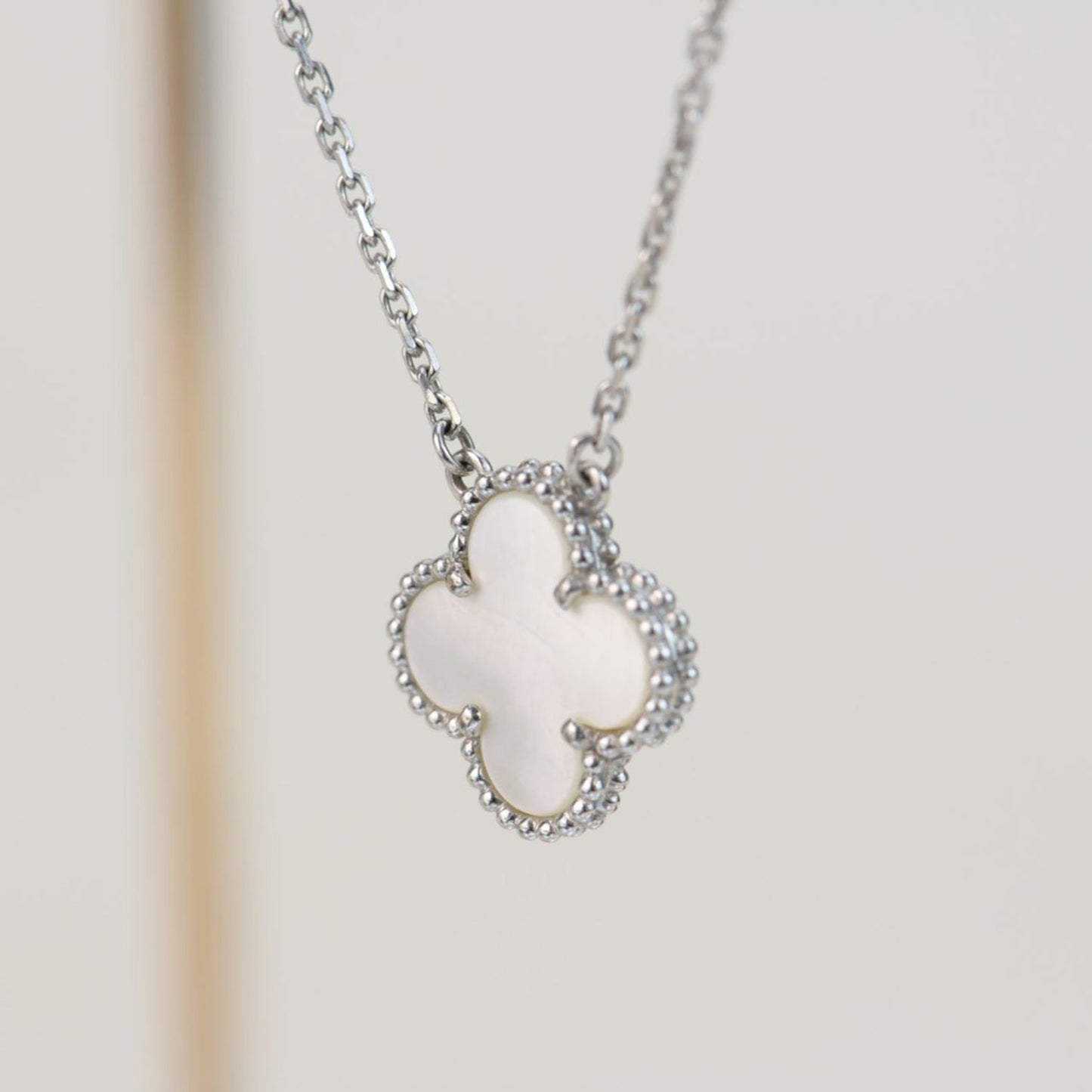 [Perla Lux]CLOVER  15MM WHITE MOTHER-OF-PEARL SILVER
