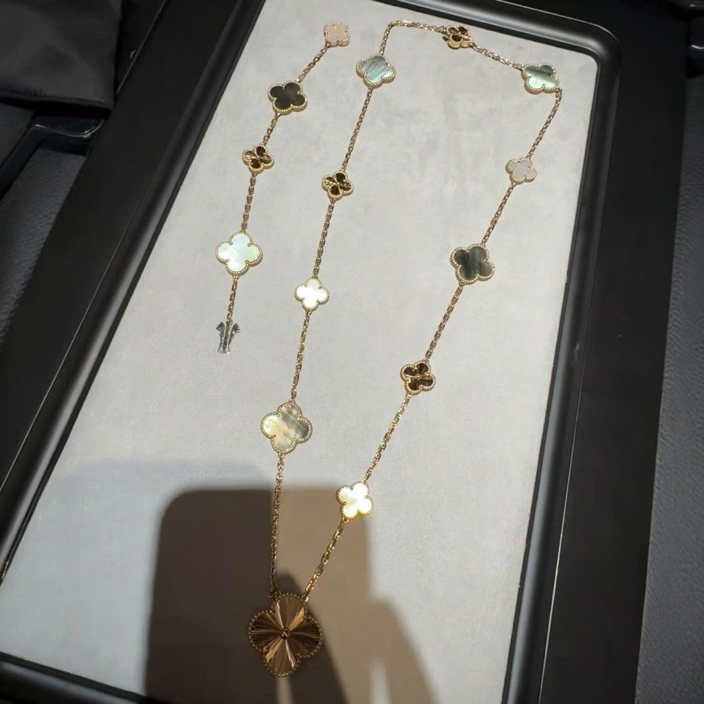 [Perla Lux]DETACHABLE CLOVER 15(11+4) FLOWER ROSE GOLD NECKLACE SET