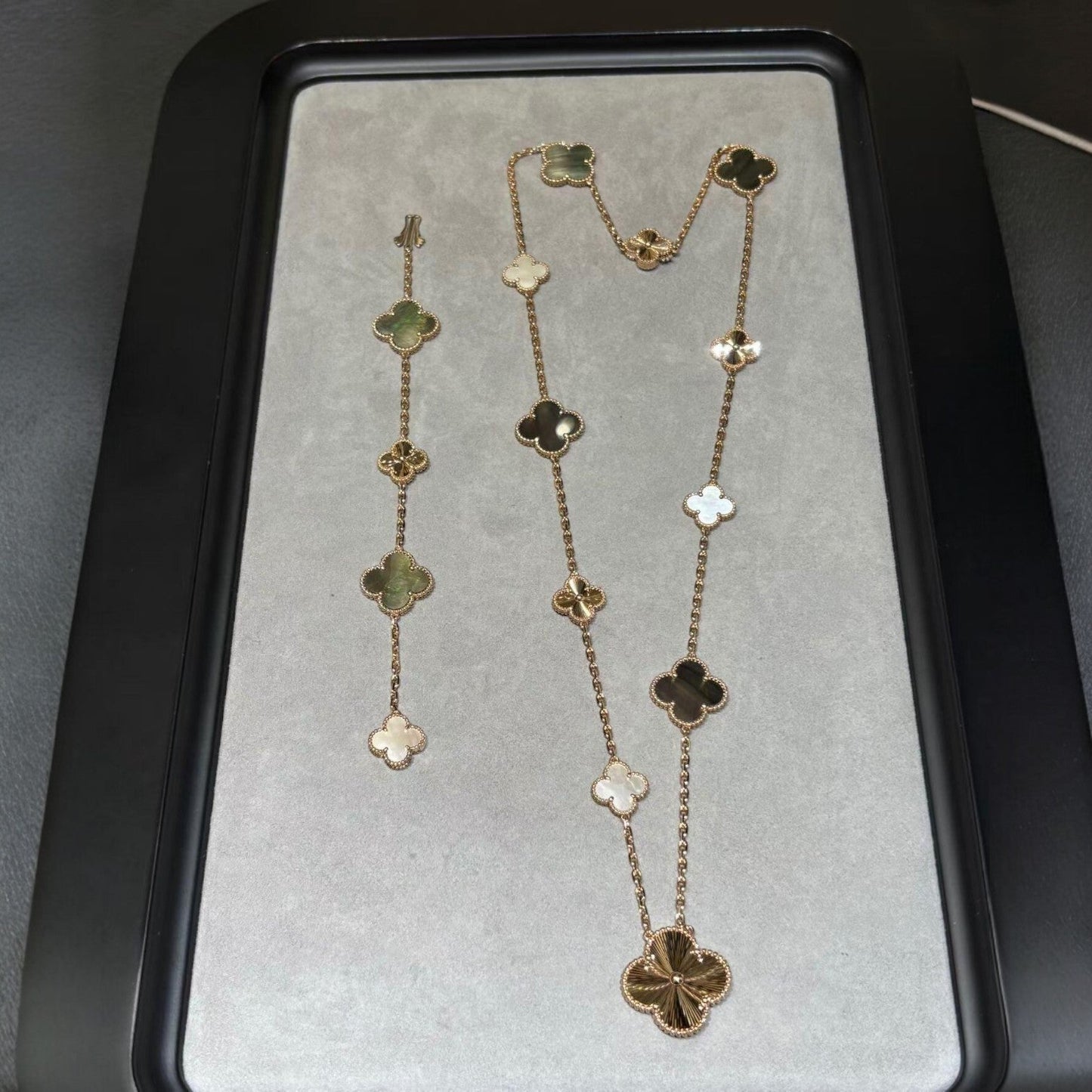 [Perla Lux]DETACHABLE CLOVER 15(11+4) FLOWER ROSE GOLD NECKLACE SET