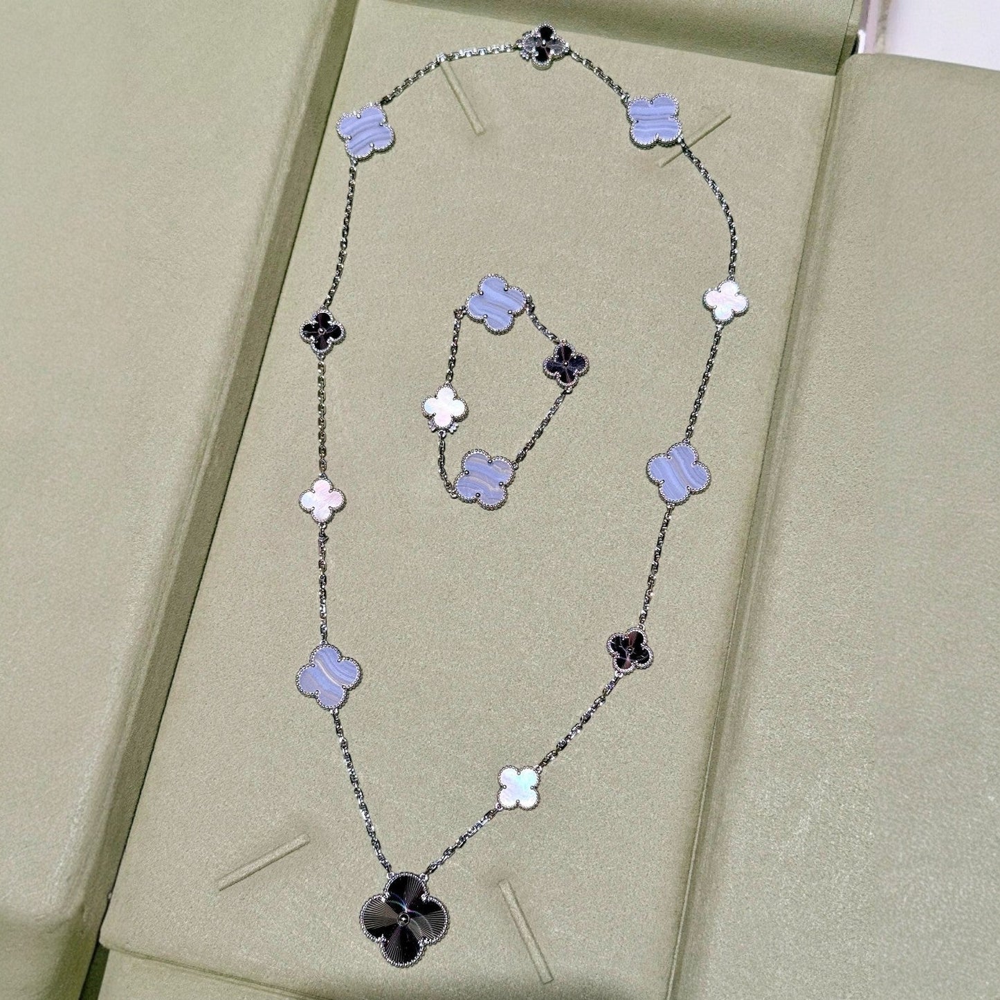 [Perla Lux]DETACHABLE CLOVER 15(11+4) FLOWER SILVER NECKLACE SET