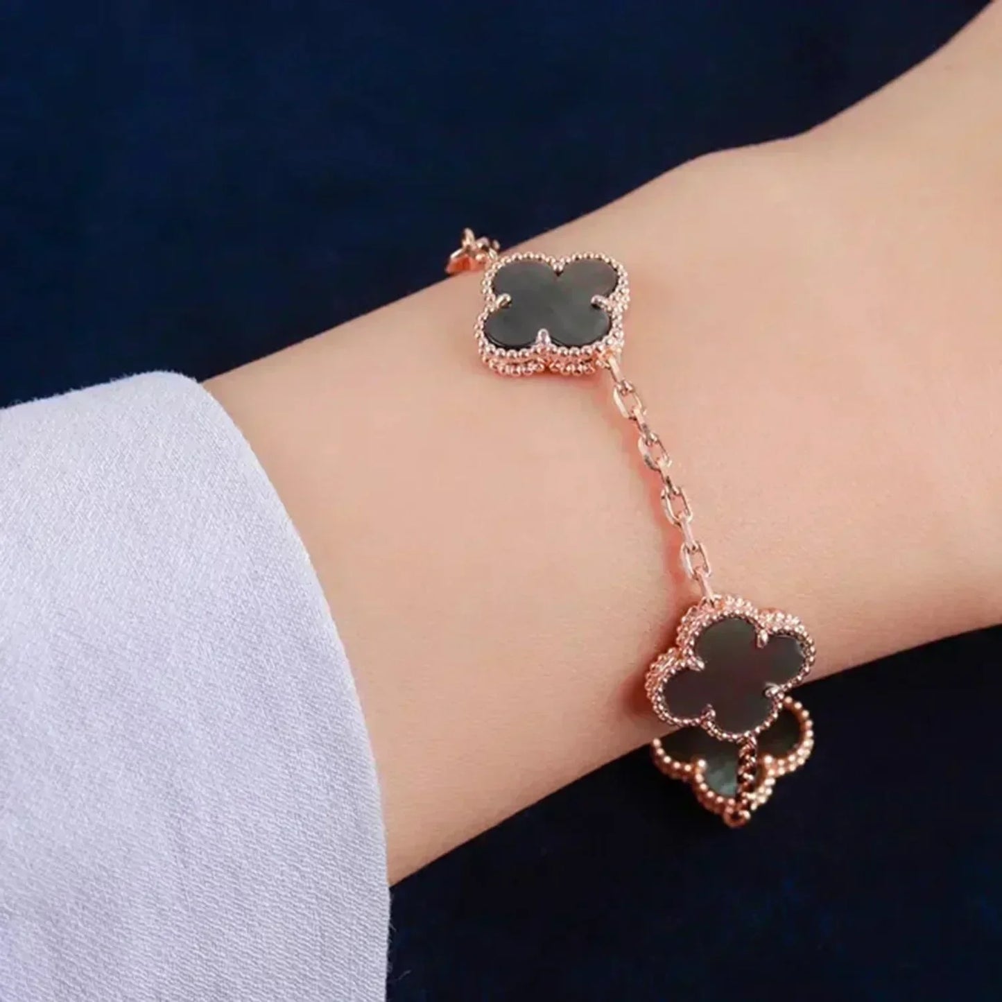 [Perla Lux]CLOVER 5 MOTIF GRAY MOP  BRACELET