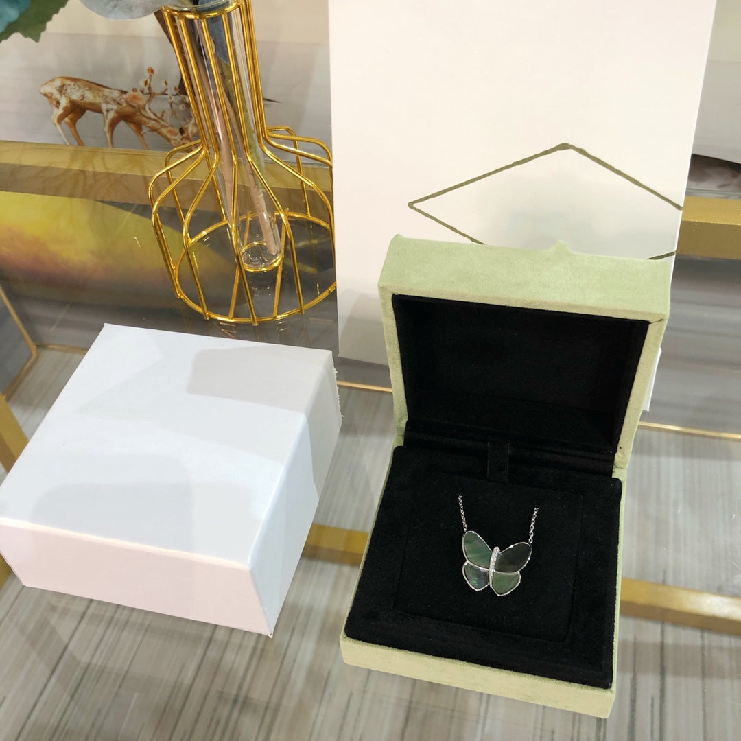 [Perla Lux]LARGE BUTTERFLY SILVER PENDANT DIAMOND NECKLACE