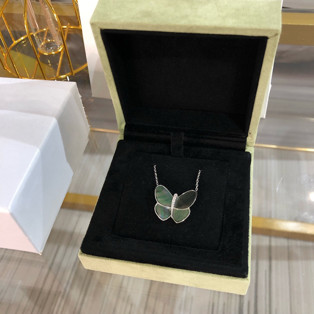 [Perla Lux]LARGE BUTTERFLY SILVER PENDANT DIAMOND NECKLACE