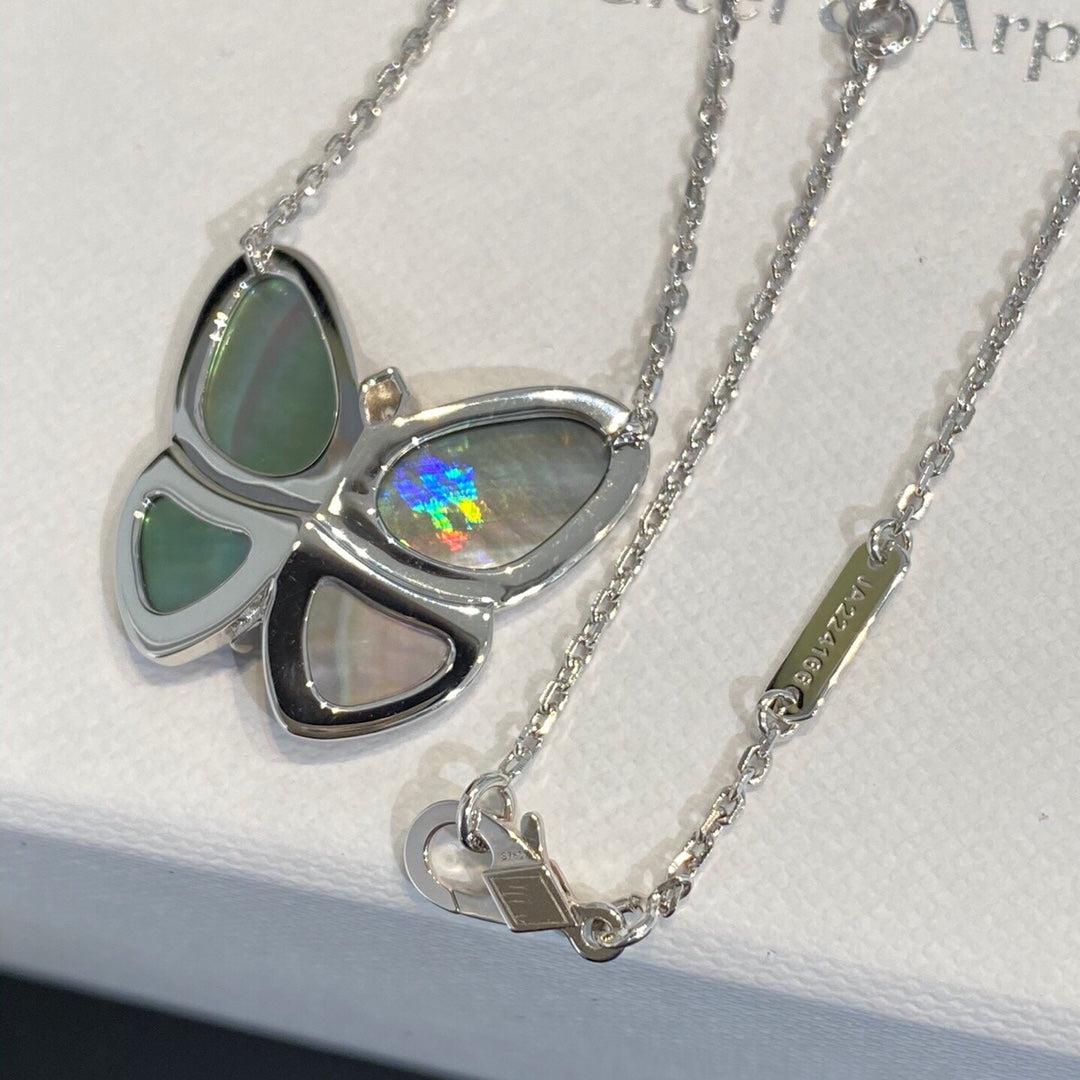 [Perla Lux]LARGE BUTTERFLY SILVER PENDANT DIAMOND NECKLACE