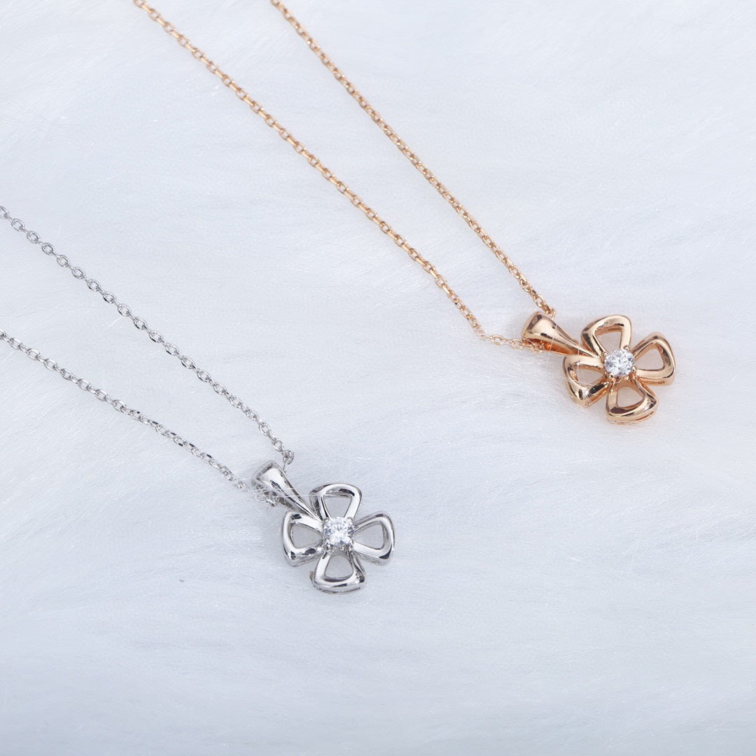 [Perla Lux]FIOREVER NECKLACE DIAMOND CENTER