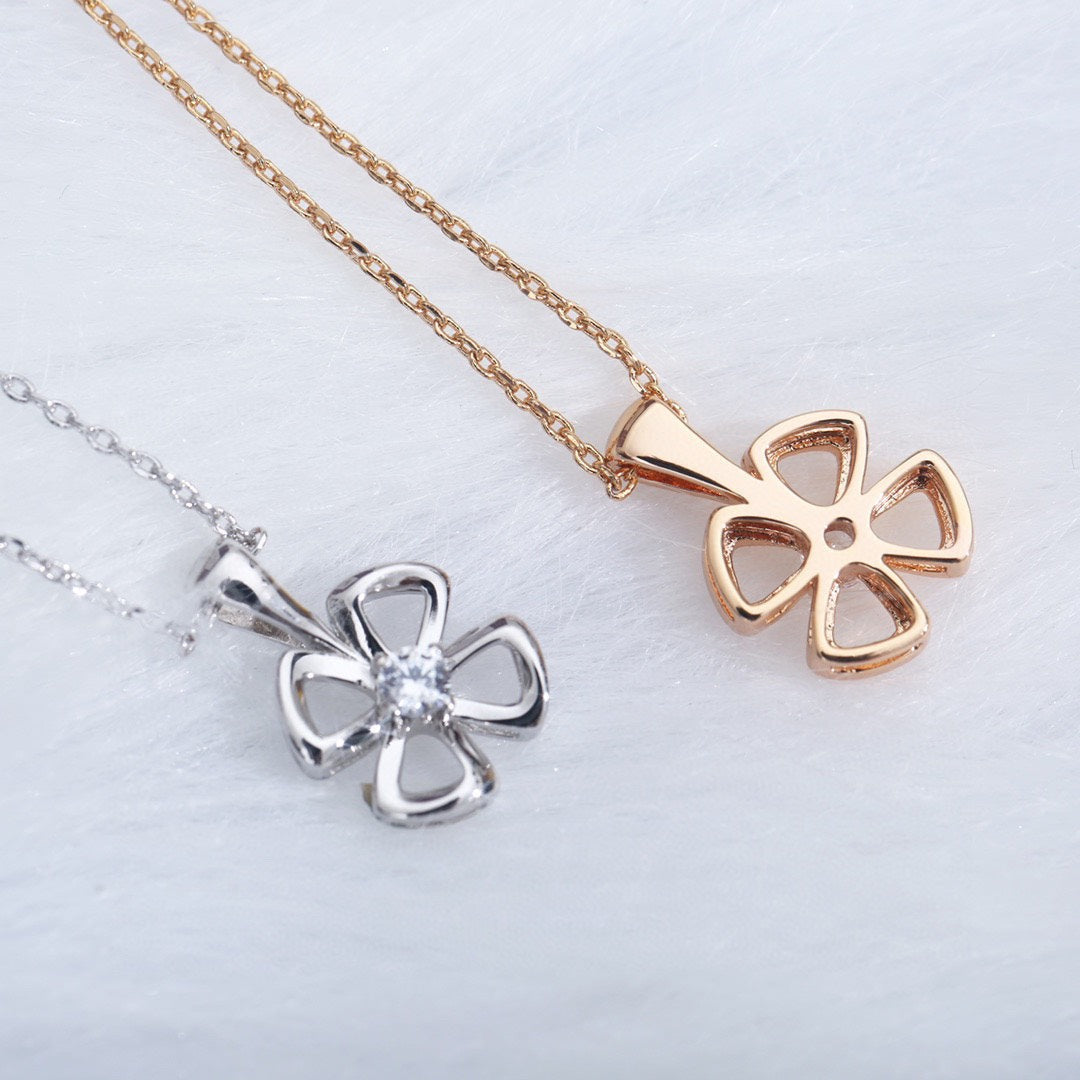 [Perla Lux]FIOREVER NECKLACE DIAMOND CENTER