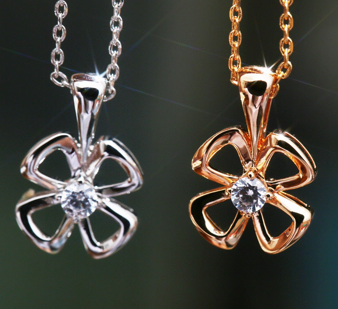 [Perla Lux]FIOREVER NECKLACE DIAMOND CENTER