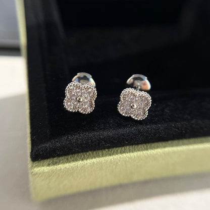 [Perla Lux]CLOVER MINI DIAMOND STUD EARRINGS