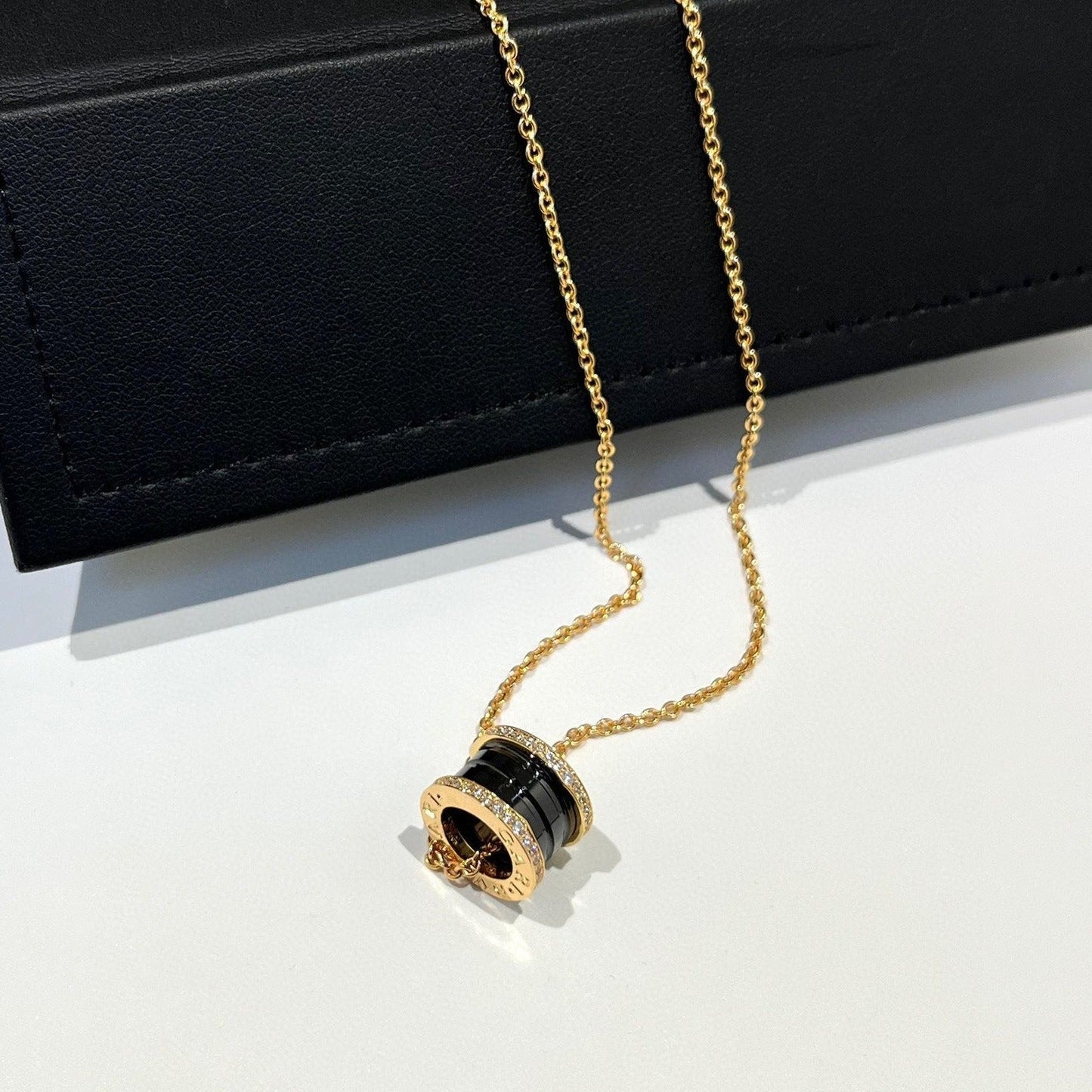 [Perla Lux]ZERO 1 BLACK CERAMIC DIAMOND PINK GOLD NECKLACE