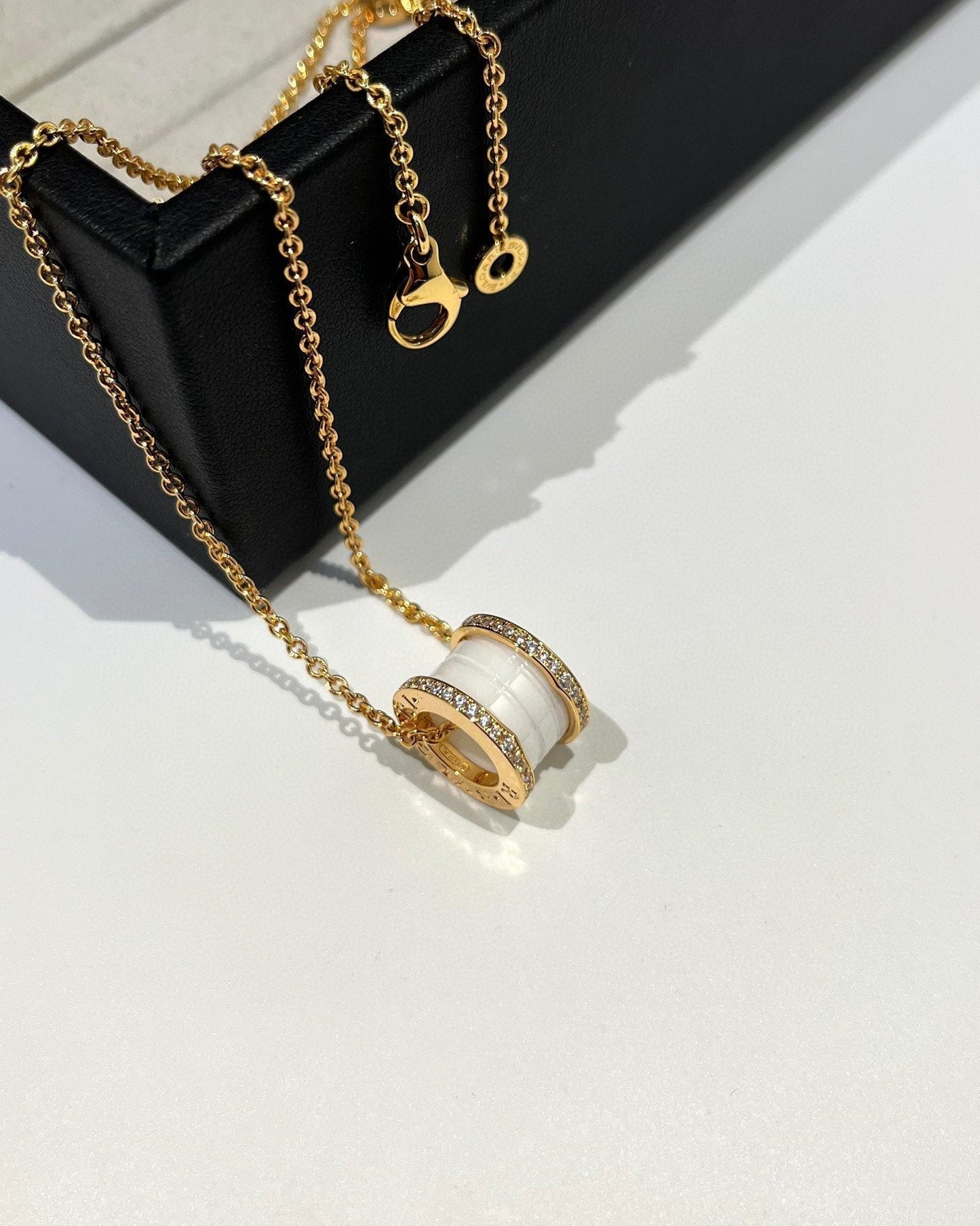 [Perla Lux]ZERO 1 WHITE CERAMIC DIAMOND PINK GOLD NECKLACE